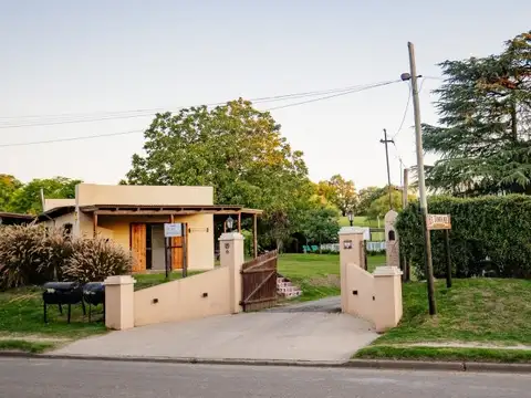 Complejo turistico El Zorzal - cabañas, pileta, amplio parque, en excelente zona