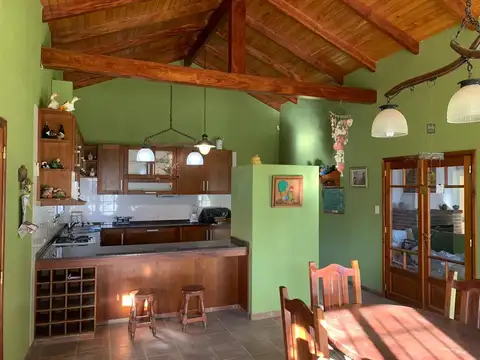 Casa 3 ambientes con 2 baños