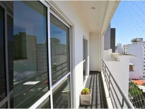 Venta PISO calle 45 y 9, 3 habitaciones y 2 cocheras