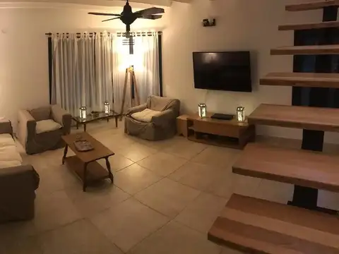 Casa 4 ambientes con 3 baños