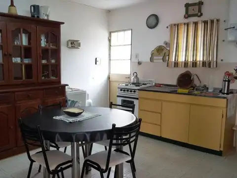 Calle 20 3300, Piso UF