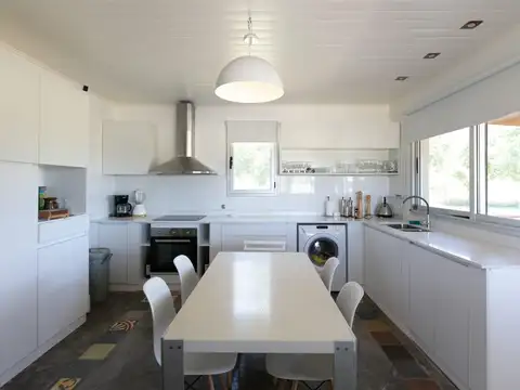 Venta de Chacra con Excelente  Casa  principal mas vivienda  de Huespedes  equipadas