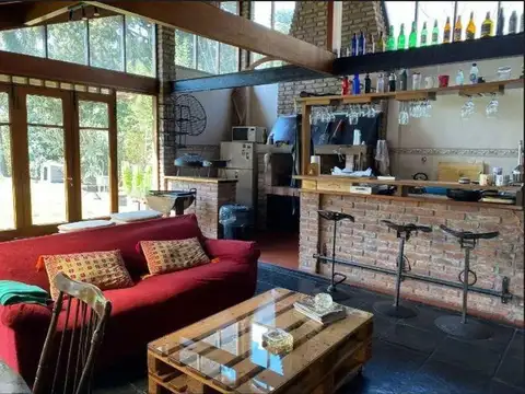 Casa en Venta con 3 cocheras
