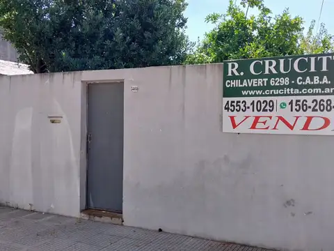 Terreno con casa precaria 8.66x32 mts