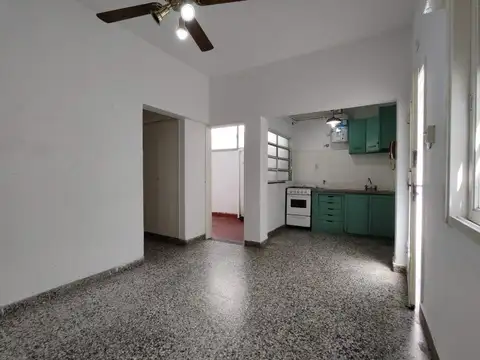 Depto Tipo Casa 2 ambientes con 1 baño