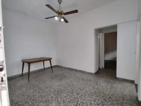 Depto Tipo Casa en Alquiler en Villa Luzuriaga, $ 380.000