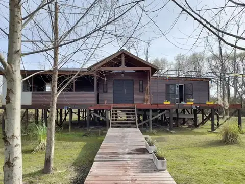 Casa 4 ambientes con 2 baños