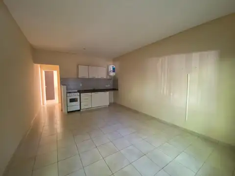 Departamento 2 ambientes planta baja con cochera al frente