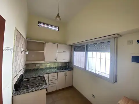 Alquiler PH 2 ambientes de 86 m2 en Caseros