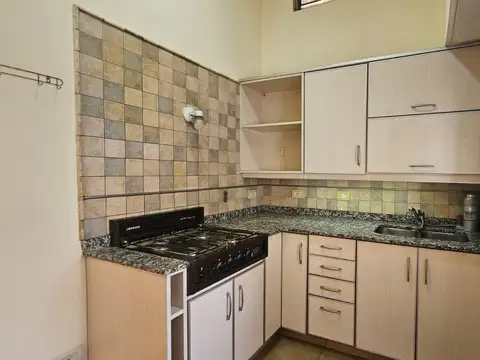 Alquiler PH 2 ambientes de 86 m2 en Caseros