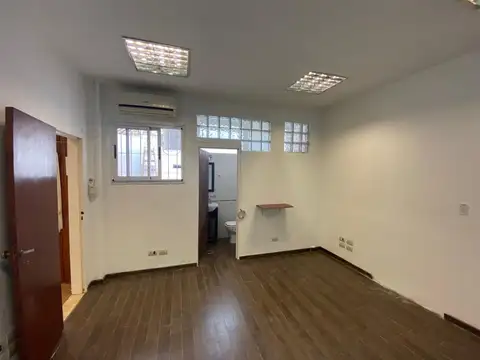 Depto Tipo Casa en Alquiler en Caseros, $ 700.000