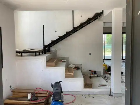 Casa 4 ambientes con 3 baños