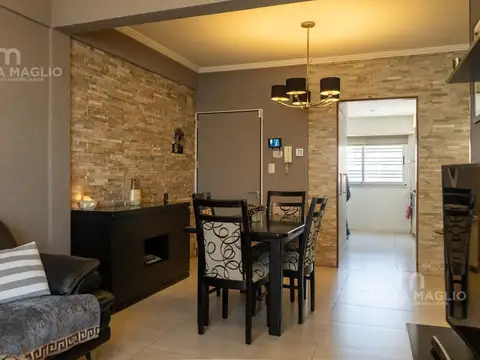 Depto Tipo Casa en Venta en Versalles, USD 259.000