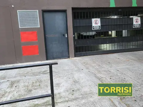 VENTA DOBLE COCHERA FIJA AMPLIA - AVELLANEDA 300 - CABALLITO