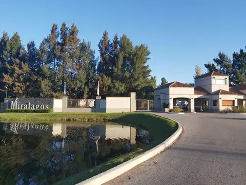 Venta de Lote en Miralagos Club de Campo, Brandsen. ESCRITUR