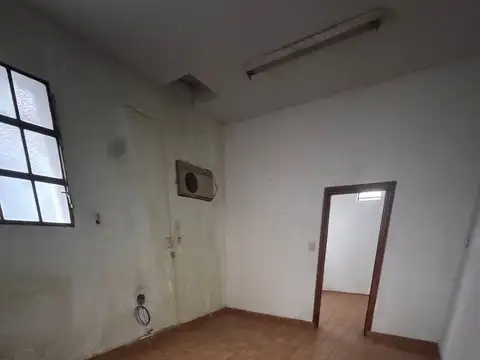 ALQUILER LOCAL SOBRE AVENIDA COMERCIAL LANUS OESTE