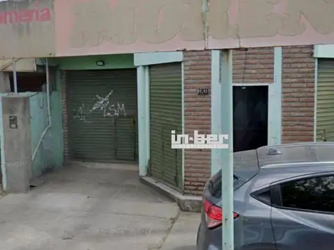 local con vivienda