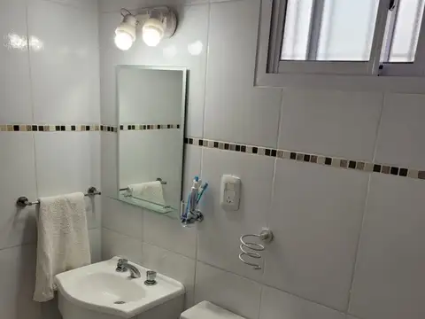 ph al medio con jardin patio cochera