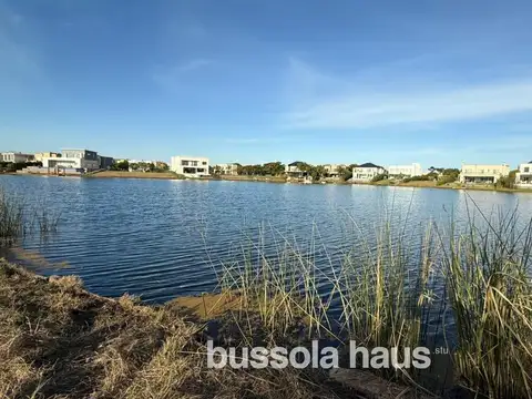 av de los lagos al 9100