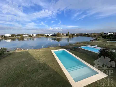 Casa en Venta en El Canton, USD 330.000