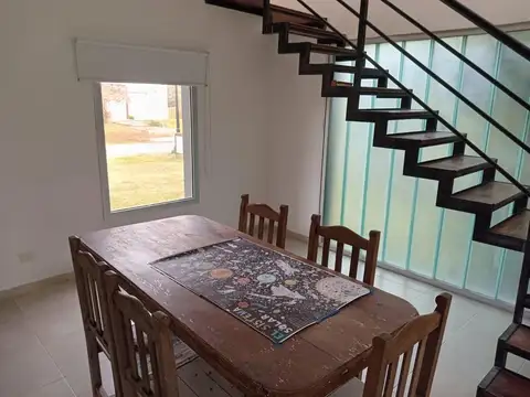 Casa en Alquiler al Este