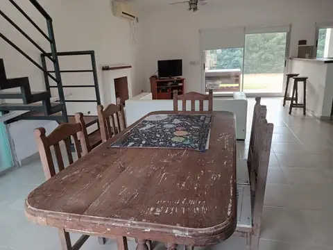 Casa 4 ambientes con 3 baños