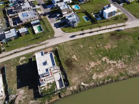 Terreno en Venta 43  mts Fondo