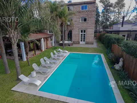 Casa  en venta en Alamo Alto con cinco dormitorios - Maroto Propiedades