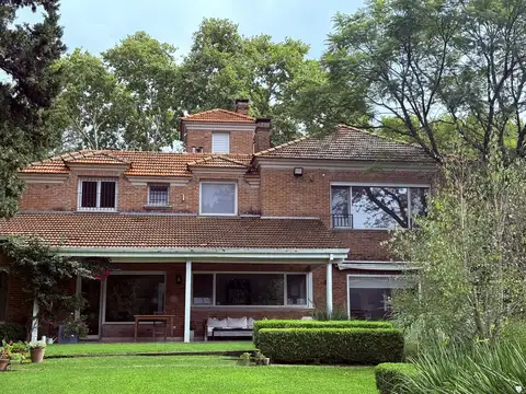 Excelente Casa - Las Lomas de San Isidro