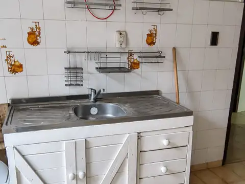 VENTA PH CON PATIO A REFACCIONAR EN MERLO