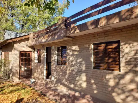 Venta 2 Casas Juntas con Entrada Independiente - Cochera