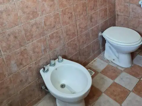 Venta 2 Casas Juntas con Entrada Independiente - Cochera