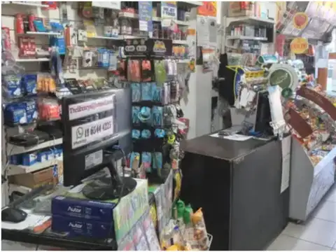VENTA FONDO DE COMERCIO MAXIKIOSCO - LIBRERIA - TRIBUNALES - 63 M2 -