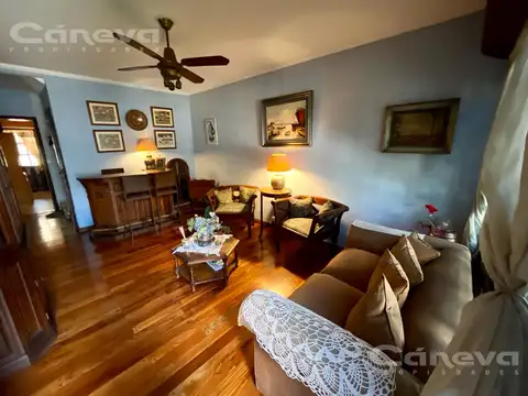 Ph en Olivos con 3 dormitorios patio y parrilla. 2 baños. Cochera