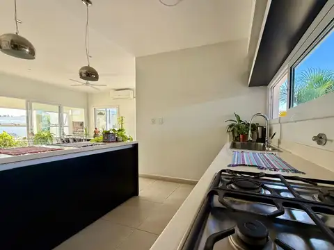 SE VENDE CASA EN BARRIO MARTELOSSI DE RQTA