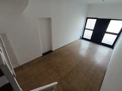 Casa en Alquiler en Azcuenaga, $ 500.000