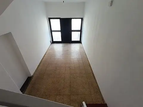ALQUILER CASA EN PLANTA ALTA COCHERA 2 DORMITORIOS