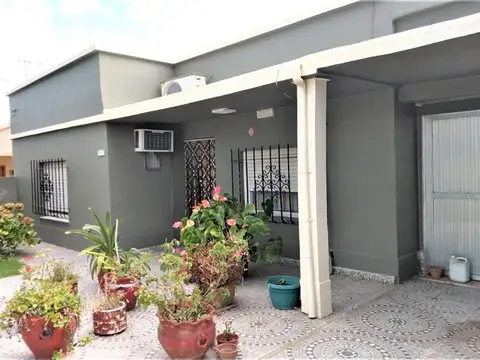 VENTA CASA 3 AMBIENTES, COCHERA Y PARQUE - QUILMES