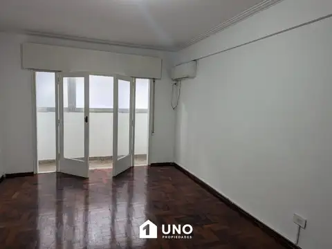 Mendoza 2100, Piso 01