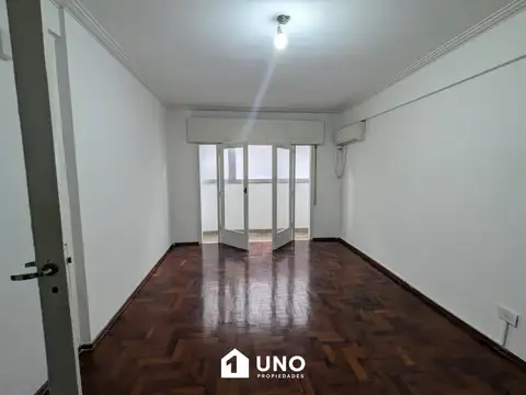 Mendoza y Balcarce - Dpto de 2 Dormitorios.