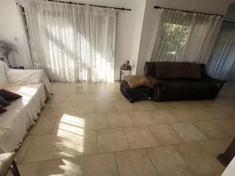 Casa en Venta en Pilar, USD 280.000