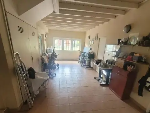 Av. Perón  e/ Las Malvinas y Int. Juan Irigoin