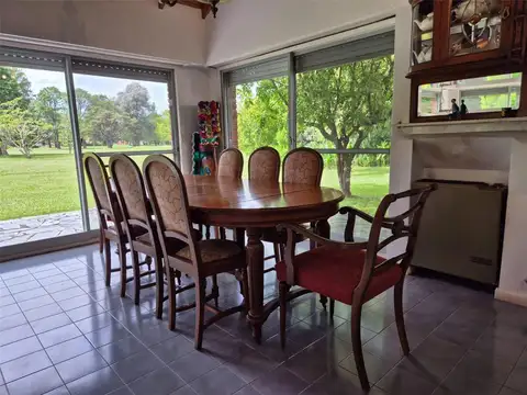 Casa en Alquiler con 1 cochera