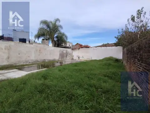 VENDE - LOTE  -  PISCINA CON JACUZZI- OPORTUNIDAD INVERSOR-