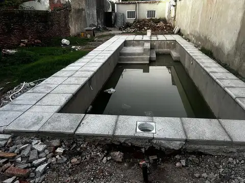 VENDE - LOTE  -  PISCINA CON JACUZZI- OPORTUNIDAD INVERSOR-