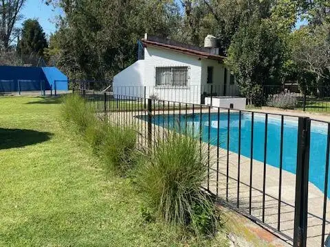 Casa 5 ambientes con 4 baños