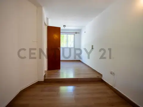 16 bis entre 487 y 488 4400, Piso 0