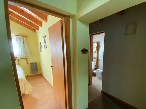 Casa 8 ambientes con 3 baños