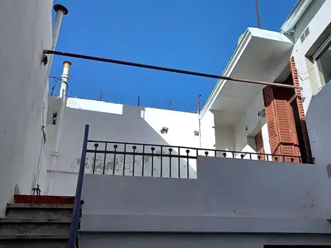 Santander 1200, Piso 0