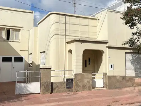 VENTA / CASA CÉNTRICA / 3DORM / APTA CREDITO